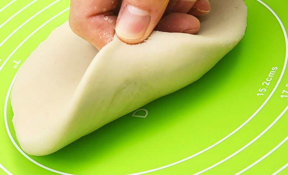 Big Size Silicone Baking Roti Mat With Measurements Heat Resistant Cookie Sheet Oven Liner | Non Stick Flour Rolling Mat | Baking Mat Kneading Dough Pad (Random Color)