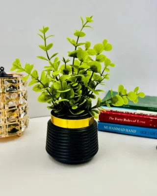 Artificial eucalyptus planter Tree Decoration Piece / Elevate your home’s elegance with stunning artificial flowers.