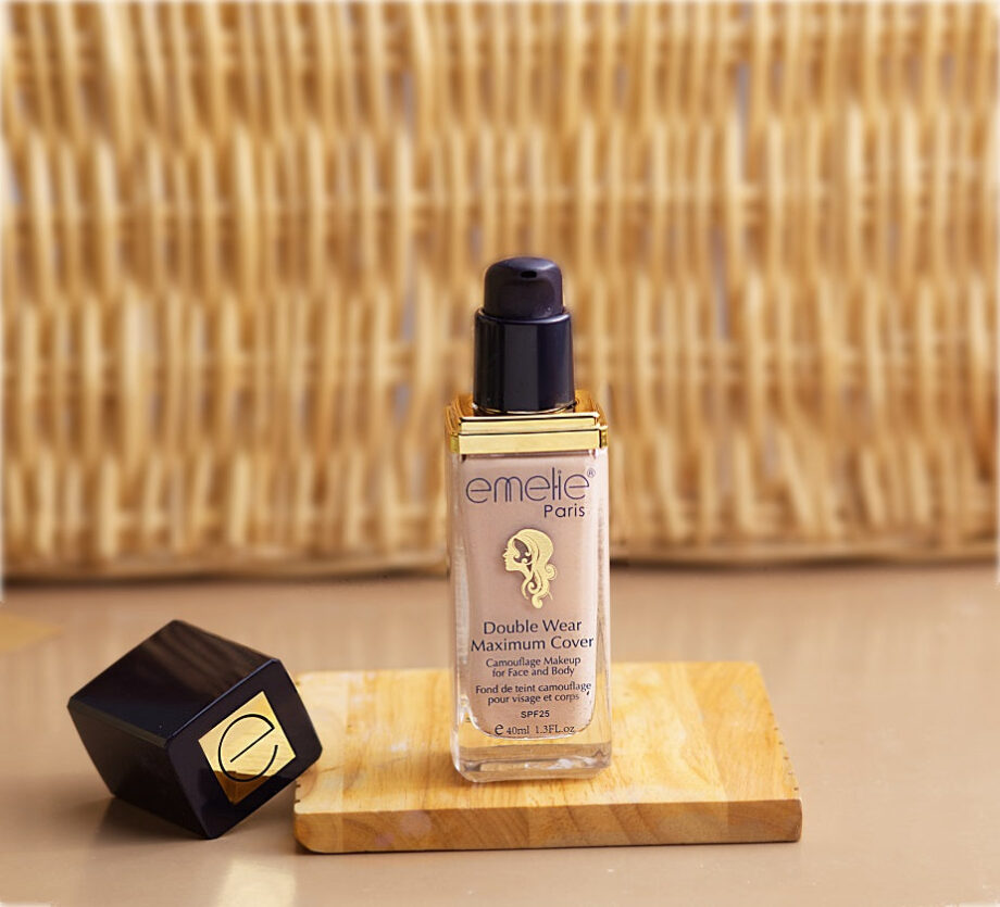 Emelie Double Wear foundation SHADE 01