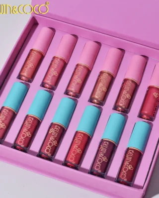 Set 12 Lip Gloss Kevin&Coco, nuante de rosu si rose, cutie dreptunghiulara, 26.5x16.5x2.2 cm, 200 g, multicolor