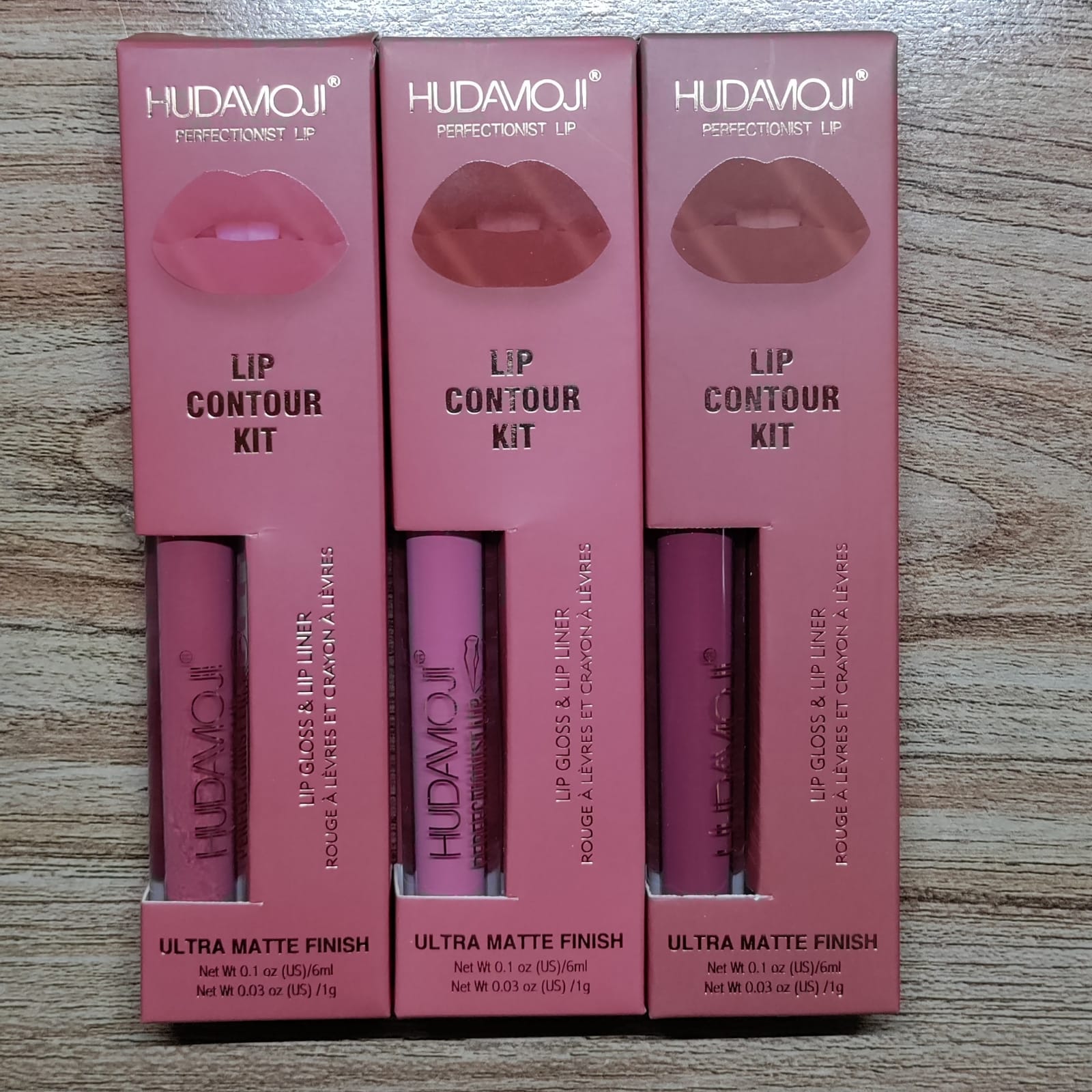 HUDAMOJI Ultra Matte Finish Lip Gloss And Lip Liner Lip Contour Set