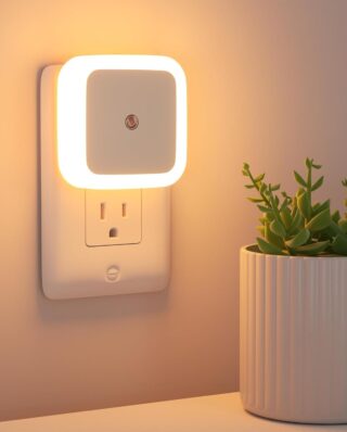 Light sensor LED night light Smart Night Lamp with Automatic Sensor Energy-Efficient Night Light for Bedroom, Living Room, and Bathroom, Ideal for Decor (white light)