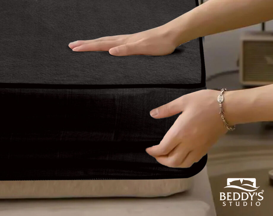 100% waterproof mattress protector cover is made of polish fabric,  (Random Color)