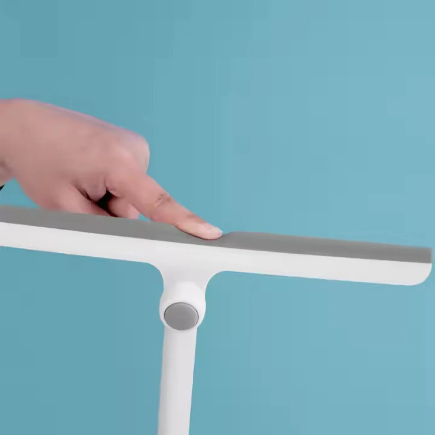 Rotating Glass Cleaning Silicone Blade Window & Mirror Squeegee (random color) - Image 3