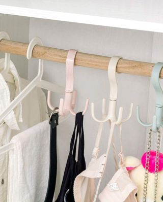 (1 piece) Multi-Purpose Hook Four-Claw Rotatable Coat Hooks Hanging Powerful Storage Rack House Kitchen Pot Pan Hanger Scarf Hanger (random color)